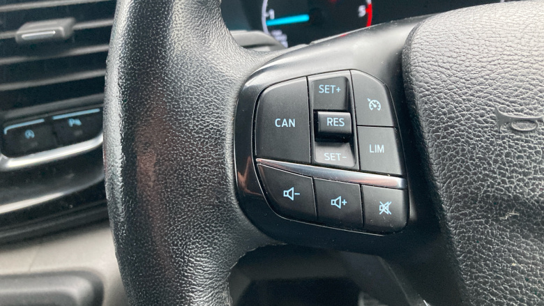 Ford Transit Custom 320 L2 Diesel Fwd 2.0 EcoBlue 130ps Low Roof D/Cab Limited Van Auto